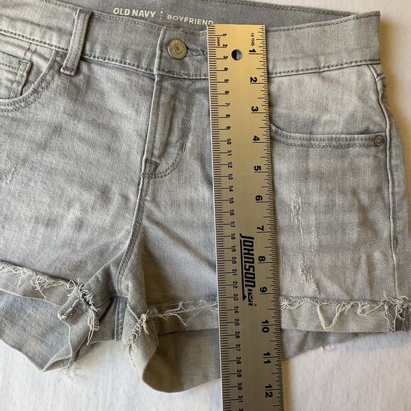 Old Navy Women Shorts 2 REGULAR Gray Denim Boyfriend Distressed Frayed Hem 2.5" - Picture 6 of 10